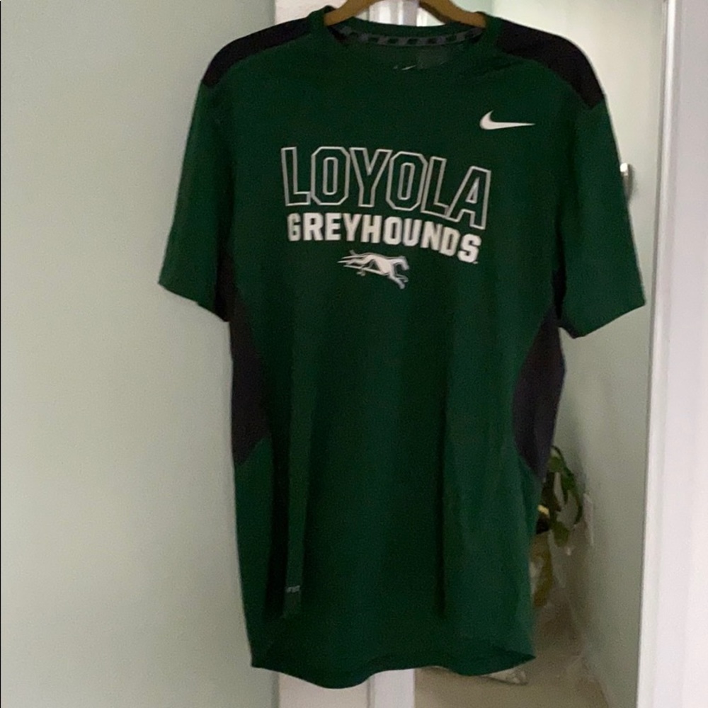 Large men Nike Loyola Sri- fit shirt